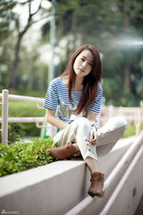 组图：邓丽欣最新写真曝光 魔法女孩时尚百变