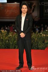 高清图：《挪威的森林》首映 陈英雄携娇妻亮相