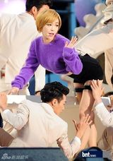 组图：佳仁等《音乐中心》热情表演 韩善花全孝盛主持