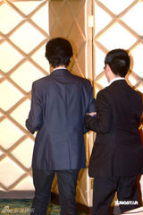 幻灯图：陈志云首回应涉贪事件 面带笑容坚强面对