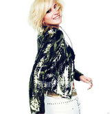 组图：皮克茜-洛特杂志大片 蛮腰性感造型百变