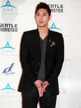 组图：SJ东方神起2PM等出席UAM开业派对