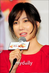 组图：韩星尹时允李智雅新剧《我也是花》记者会