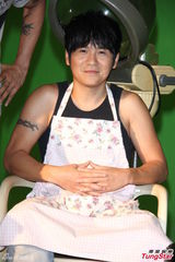 组图：杜德伟《爱她没得救》MV拍摄众星助阵