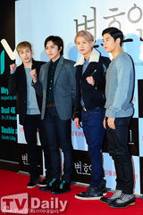 组图：崔始源金荷娜李升基等为《辩护人》站台