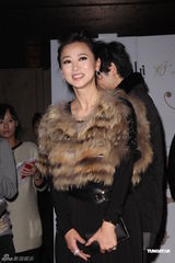 组图：蒋伟文大摆婚宴娶娇妻 翁虹一家三口返台道贺