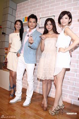 组图：邱泽宣传新剧被问唐嫣装不熟