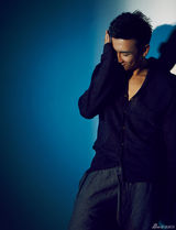 叶项明杂志大片 演绎经典黑白格调