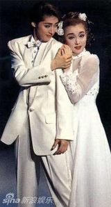 组图：天海佑希46岁生日 宝冢男角剧照大放送