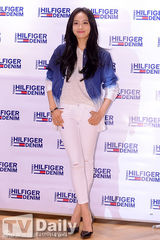 组图：宋茜泫雅靓装现身 金孝珍大码衫遮孕肚