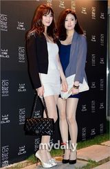 组图：李素妍安慧京等出席时尚品牌开业仪式