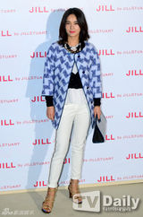 组图：金有贞李侑菲拼清纯 郑惠英携女现身