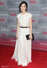 组图：《权力游戏》开播红毯 龙女俏皮瑟曦冷艳