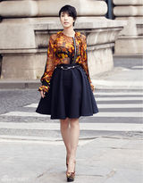 组图：许茹芸徜徉巴黎街头感受浪漫气息