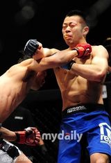 组图：韩国艺人尹衡彬进军MMA格斗比赛旗开得胜