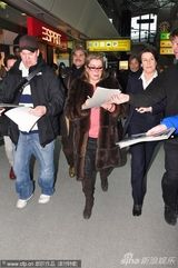 组图：杨紫琼玩低调 “铁娘子”梅丽尔现身受追捧