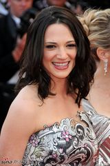 高清组图：戛纳红毯星光暗淡 舒淇斯文顿闪耀