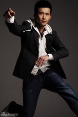 幻灯图：邓安奇拍杂志大片 “雷囧”依旧动感帅气