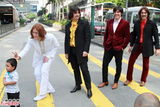 组图：复刻披头士演唱会香港举行 街头忙宣传