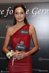 组图：Lisa S捉小三靠自己 杨洛婷胸部升级