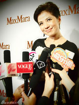 组图：钟楚红内地频亮相 气质高雅风韵不减当年