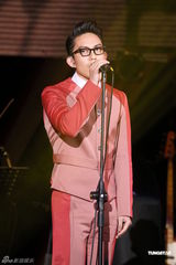 组图：林宥嘉为公益开唱 翻唱张学友《李香兰》