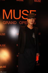 组图：刘嘉玲开夜店众明星捧场