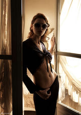 组图：意大利艳模莉迪亚奢华写真 大秀傲人双峰