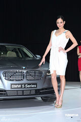 幻灯：Jessica C.深V抢镜 挺Angelababy未隆胸