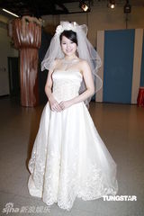 组图：《法证先锋III》试造型 佘诗曼遗憾缺席