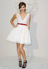 幻灯图集：杰西卡-阿尔芭白裙秀女人味 和伊万同台