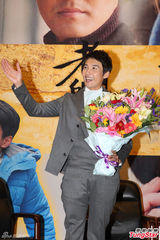 组图：张铎高校现场庆生 与老同学任重互爆外号