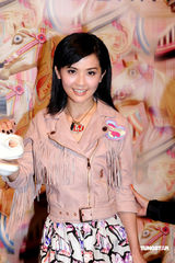 幻灯图集：乐基儿熊黛林等名模为服饰发布会走秀