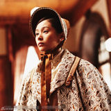 组图：王子文《辛亥革命》法式造型高贵典雅