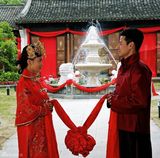 组图：《嫁入豪门》情侣档情人节集体炫爱