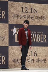 独家：JYJ金俊秀帅气宣传音乐剧《December》