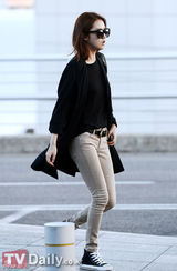 组图：4minute小分队2YOON赴泰时尚亮相机场