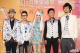 群星亮相金曲奖红毯 蔡依林美腿梁静茹性感(图)