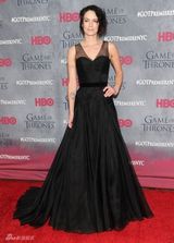 组图：《权力游戏》开播红毯 龙女俏皮瑟曦冷艳