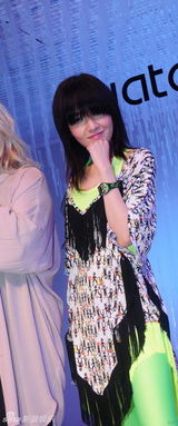 组图：范晓萱蔡康永发型别致 众美女PK好身材