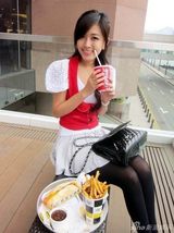 组图：张茆最新50张妩媚靓照 清纯白裙楚楚动人