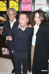 组图：谢霆锋贺杨受成之子开店 否认开个唱传闻