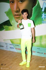 组图：林峰红馆开唱造型多变 草蜢许志安现身当嘉宾