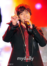 组图：少女时代周笔畅等参加2011亚洲音乐节