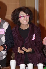 组图：郭晋安等片场吃冬至饭 廖碧儿拒回应感情事