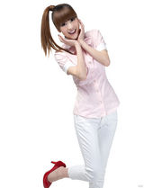 高清组图：女主播柳岩古裙出镜 坎坷追梦路不言悔