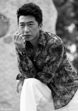 组图：邵峰时尚大片曝光 演绎文艺熟男