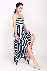 组图：杨紫【演员】性感写真告别青涩 桃花妆20岁蜕变