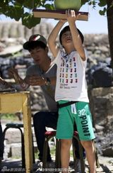 组图：张亮天天父子生活照温馨有爱