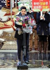 组图：SBS演艺大赏《跑男》大热 金秉万获大奖